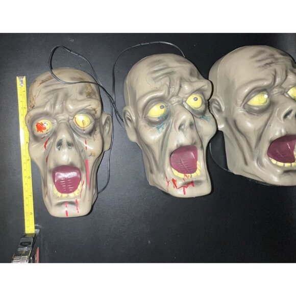 2010 Magic Power Halloween Zombie Lawn Stakes Sound Activated Lights Noise READ - Picture 7 of 14